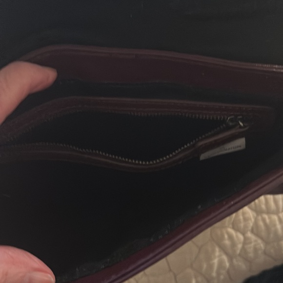 100% Leather Purse - Picture 5 of 12